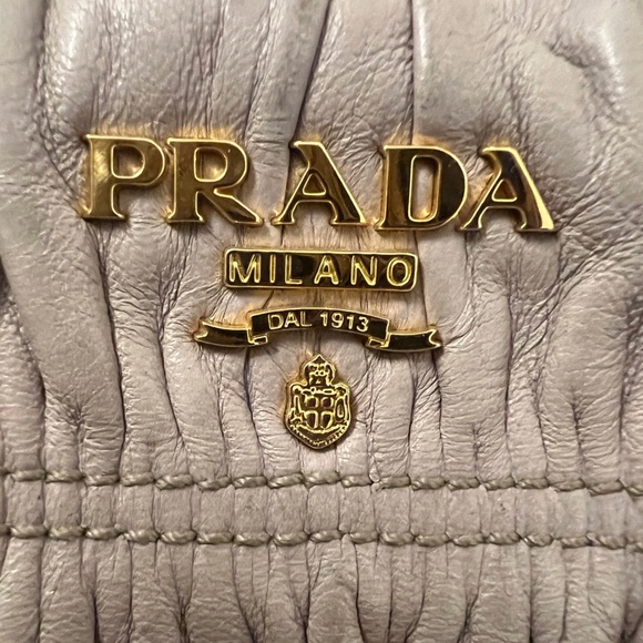 Prada clutch - Picture 6 of 11